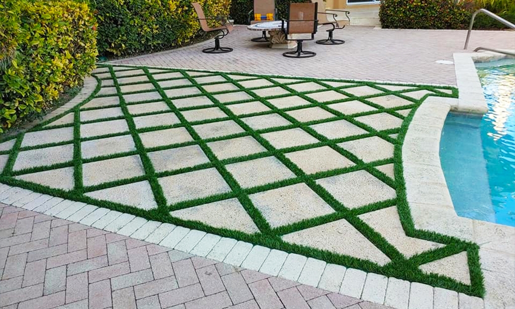 Palm-Beach-Turf-turf-fake-grass-installation-Patio-West-Palm-Beach_3